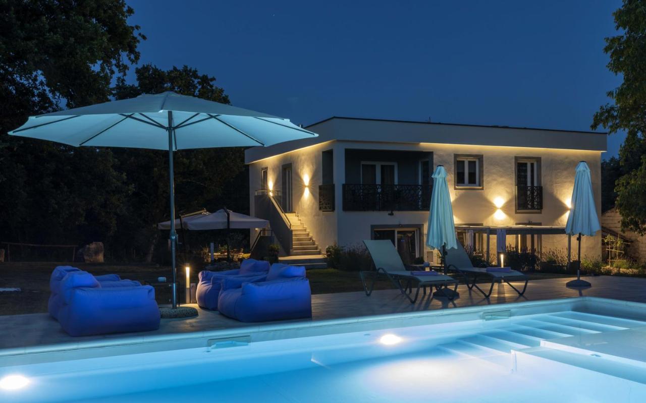 Luxury Villa Cetiri Hrasta Pican Exterior photo
